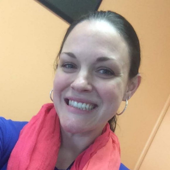 Meet your Posher, Lisa - Picture 1 of 1